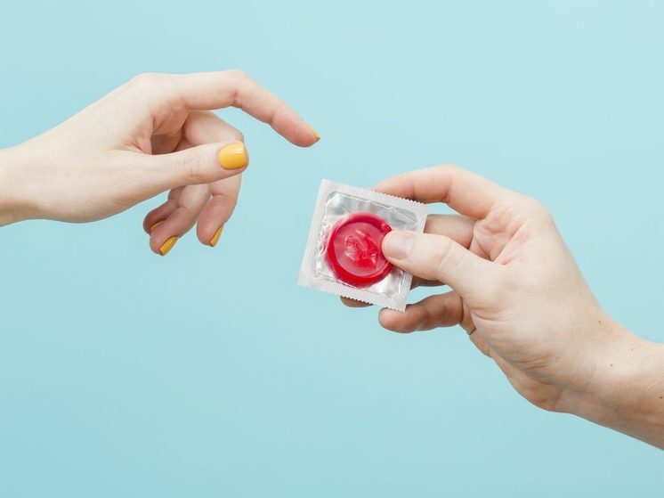 Продавцы начали жаловаться на дорогие презервативы: угрожают маломерностью