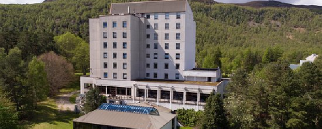 Украинцы устроили скандал из-за невыносимых условий в люксовом отеле Шотландии
