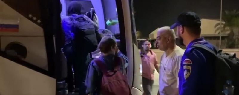 Колонна с первыми эвакуированными из Газы россиянами направилась в Каир