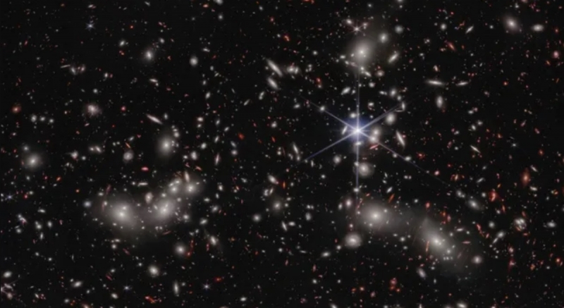 Космический телескоп JSWT открыл две невозможные древние галактики, которых не должно существовать