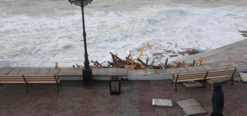 МЧС Крыма озвучило предварительный ущерб от стихии