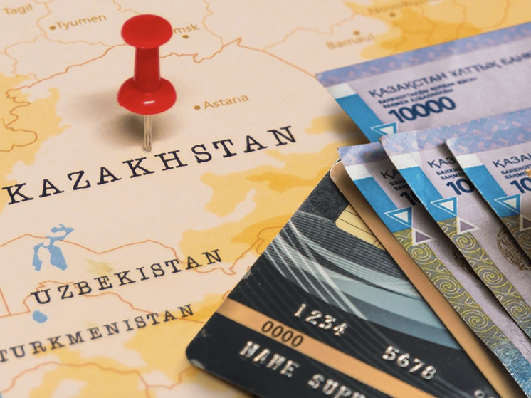 Россиянам могут ужесточить правила получение банковских карт в Казахстане