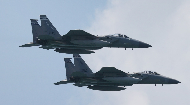 США официально подтвердили удар двумя истребителями F-15E Strike Eagle по иранскому складу оружия на востоке Сирии