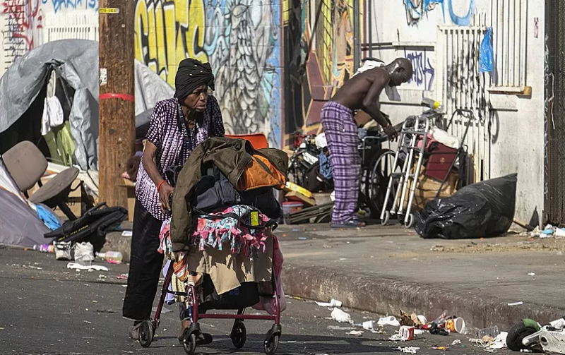 Власти Сан-Франциско выгоняют бездомных с улицы из-за саммита