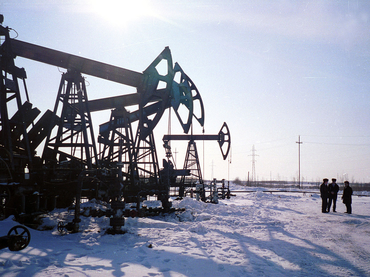 Нефть подешевела до критического минимума: что предпримет Россия