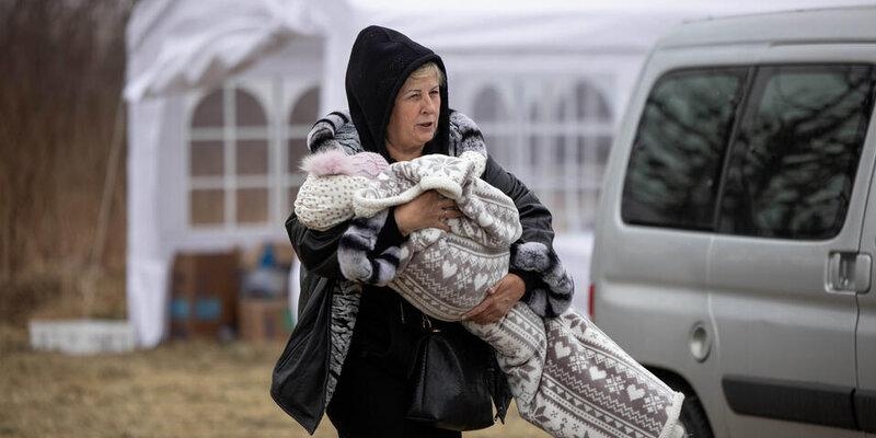 У украинских беженцев в ЕС отбирают детей