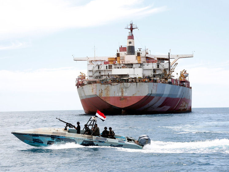 Угрозы хуситов судоходству привели к росту цен на нефть: грядет глобальный кризис