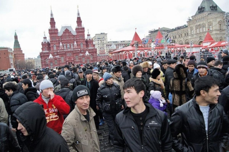 «Нас нельзя трогать!». Мигранты в России все чаще стали «качать свои права» и пугать россиян своим поведением