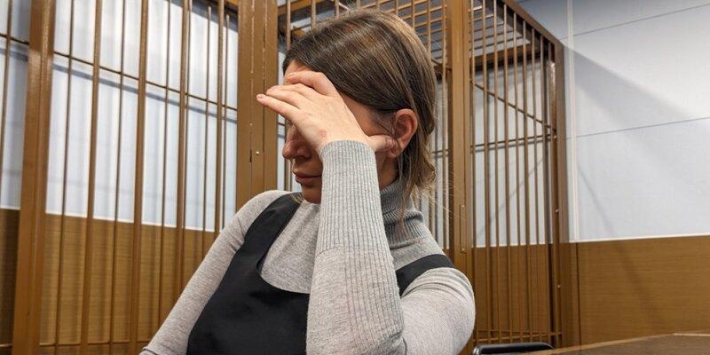 Блиновская расплакалась на судебном заседании и попросила суд отпустить её к детям