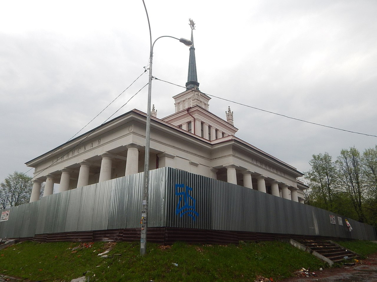 На продажу второй раз выставили построенный в память о Ленине вокзал