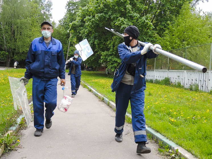 «Не надо запрещать всё подряд»: эксперты призывают не отпугивать трудовых мигрантов