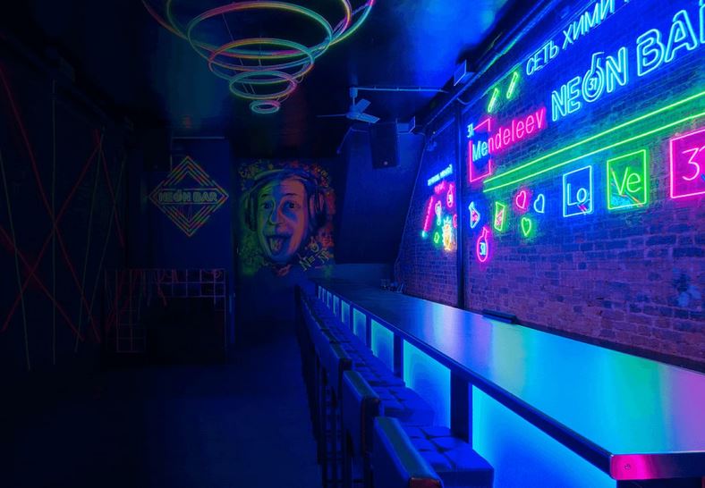 Для чего нужны неоновые вывески