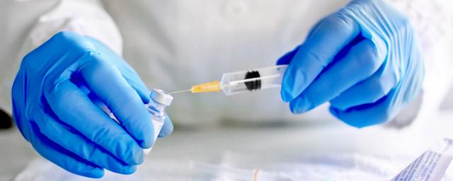 Попова: Вакцинированный человек может стать переносчиком COVID-19